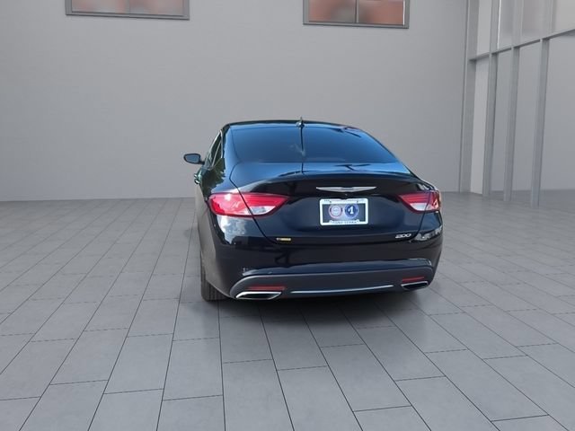 Used 2016 Chrysler 200 Limited w/ Convenience Group FWD image 7