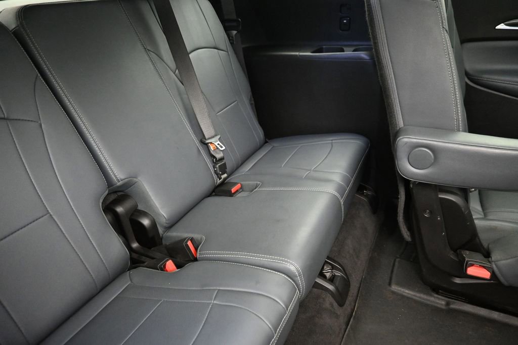 Used 2019 Buick Enclave Essence AWD/4WD image 9