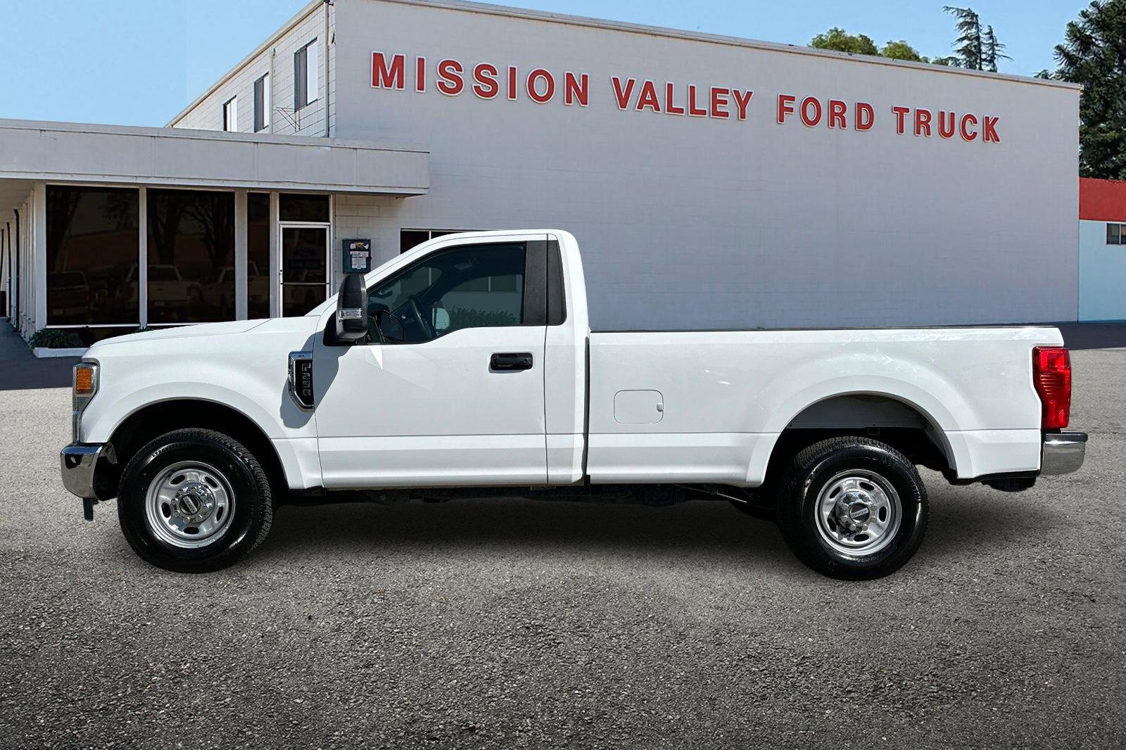 Used 2022 Ford F250 XL w/ Power Equipment Group image 7