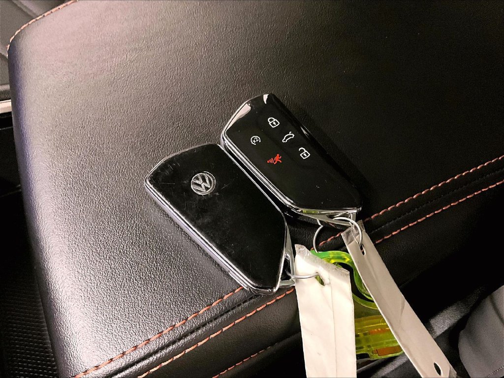 Used 2024 Volkswagen Atlas Peak Edition SE AWD/4WD image 34