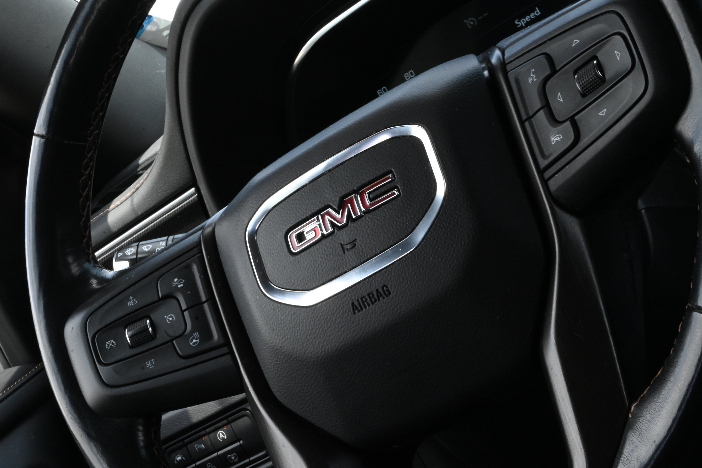 Used 2023 GMC Yukon XL AT4 w/ AT4 Premium Package AWD/4WD image 21