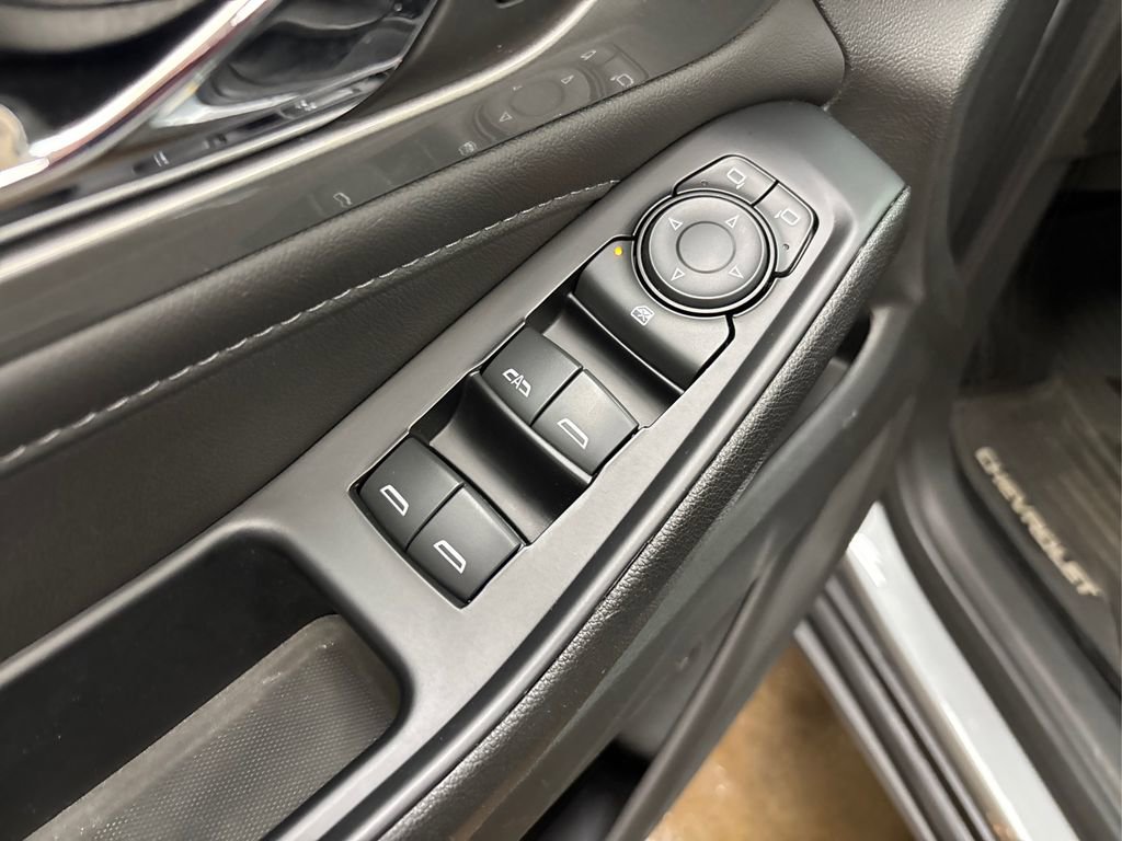 Used 2023 Chevrolet Traverse LT image 37