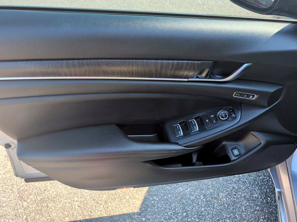 Used 2022 Honda Accord EX-L image 16