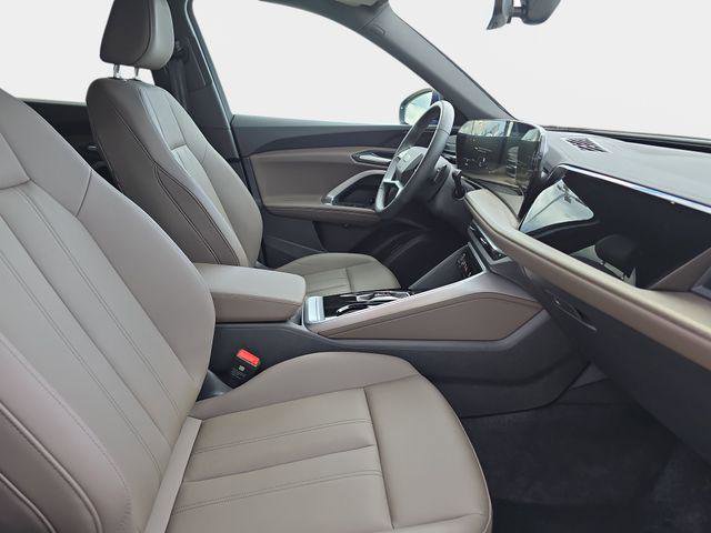 Used 2025 Audi Q5 Premium w/ Convenience Package AWD/4WD image 12