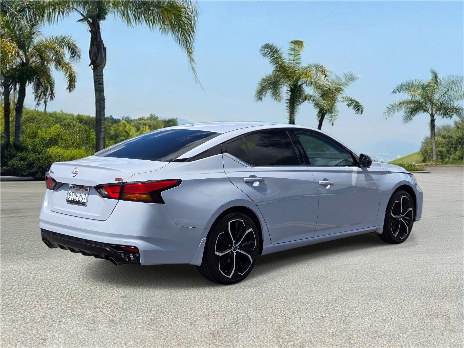 Used 2025 Nissan Altima 2.5 SR FWD image 4