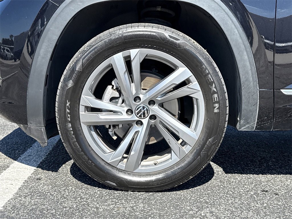 Used 2024 Volkswagen Atlas Cross Sport SEL R-Line image 9