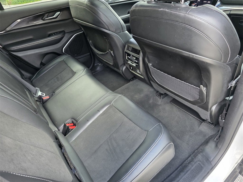 Used 2022 Jeep Grand Cherokee Altitude image 28