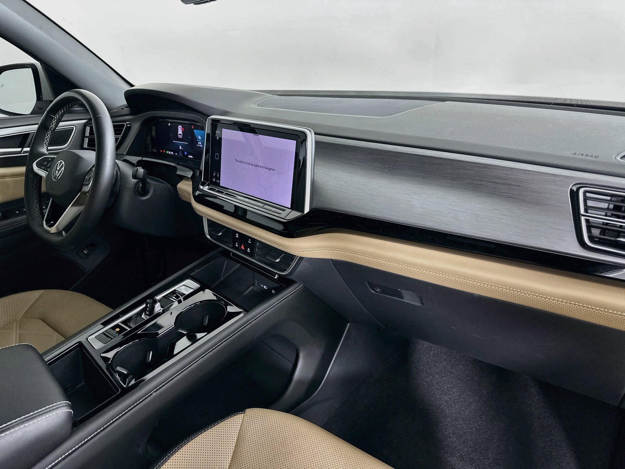 Used 2024 Volkswagen Atlas Cross Sport SE w/ Panoramic Sunroof Package FWD image 33