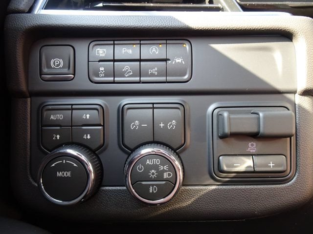 New 2026 Chevrolet Tahoe Premier w/ Sun And Tow Package AWD/4WD image 13