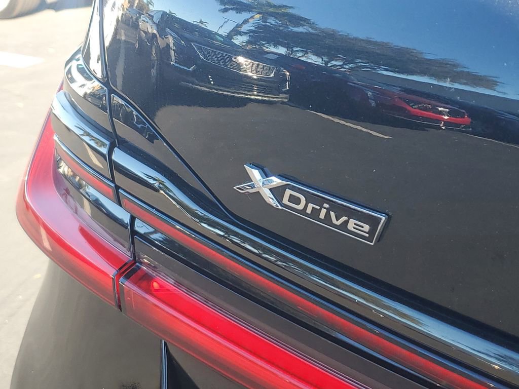 Used 2022 BMW 750i xDrive w/ Executive Package image 26