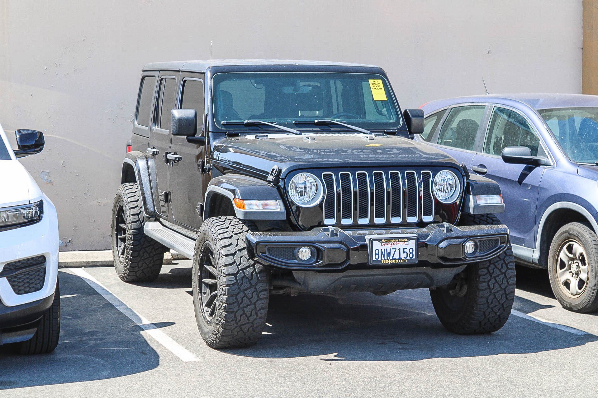 Used 2019 Jeep Wrangler Unlimited Sahara AWD/4WD image 3