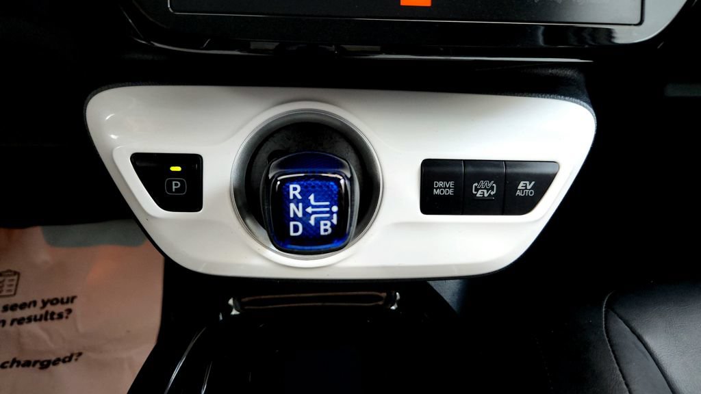 Used 2017 Toyota Prius Prime Advanced w/ Carpet Mat Package FWD image 27