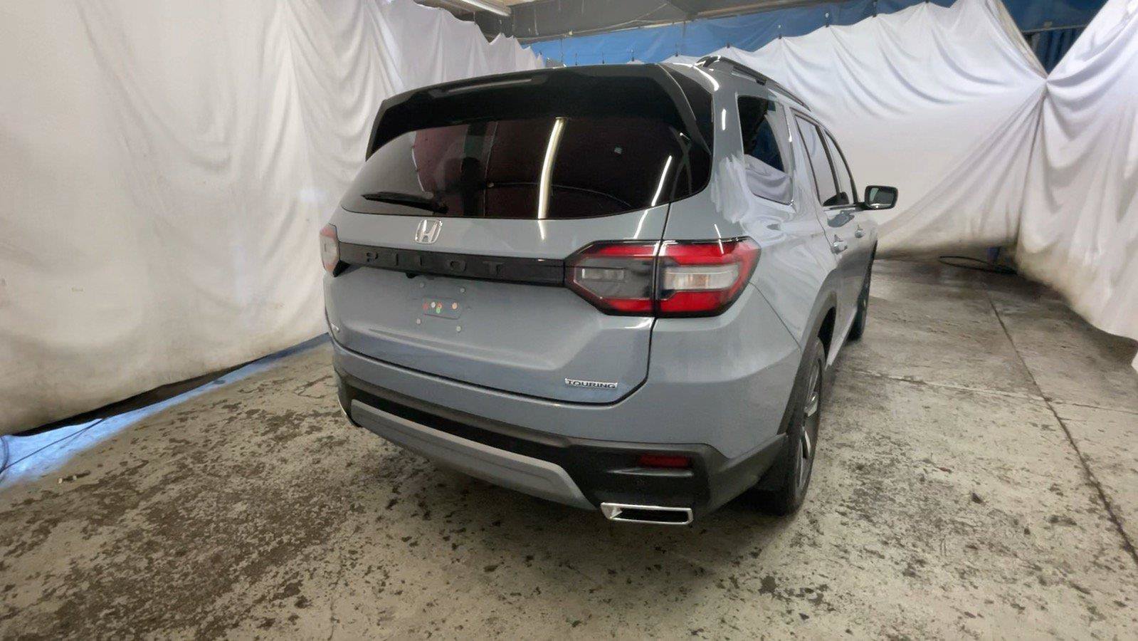 Certified 2023 Honda Pilot Touring image 6