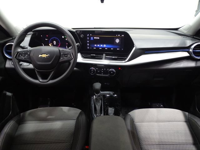 Used 2024 Chevrolet Trax LT FWD image 28
