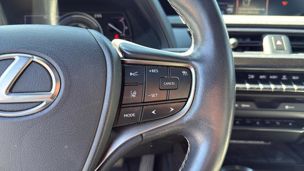 Used 2020 Lexus UX 250h w/ Premium Package image 23