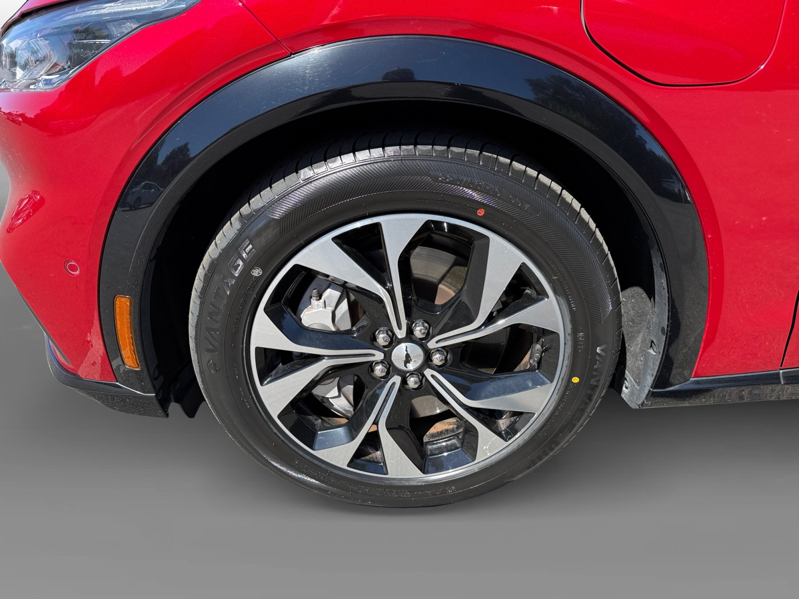 Certified 2022 Ford Mustang Mach-E Premium AWD/4WD image 9