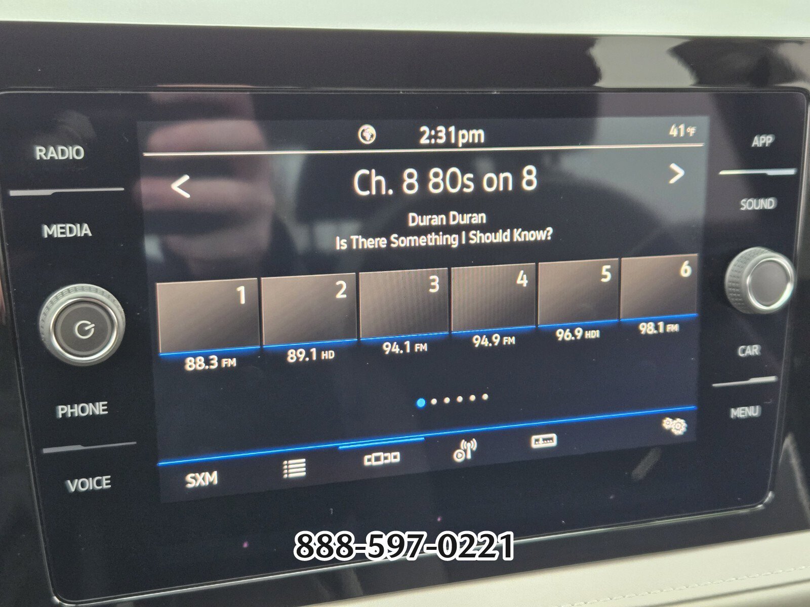 Certified 2025 Volkswagen Taos SE image 20