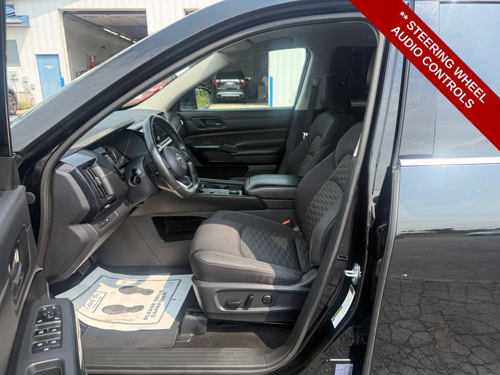 Used 2023 Nissan Pathfinder SV w/ Cargo Package AWD/4WD image 12
