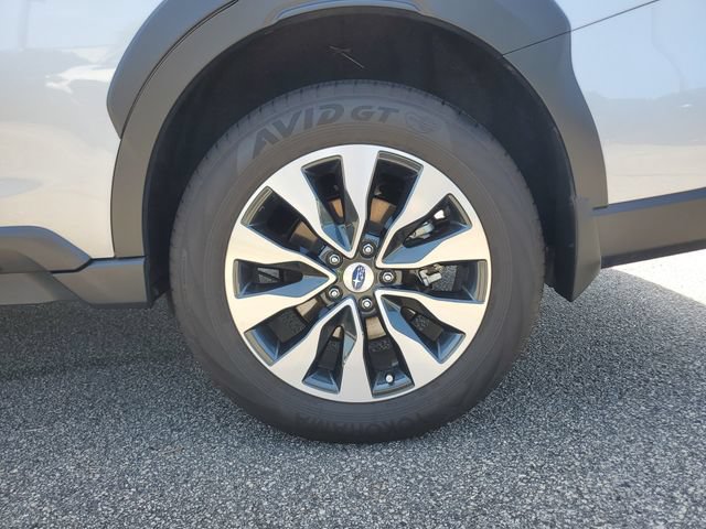 Certified 2025 Subaru Outback Limited AWD/4WD image 12