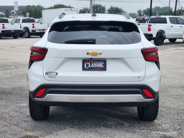 Used 2025 Chevrolet Trax LT FWD image 6