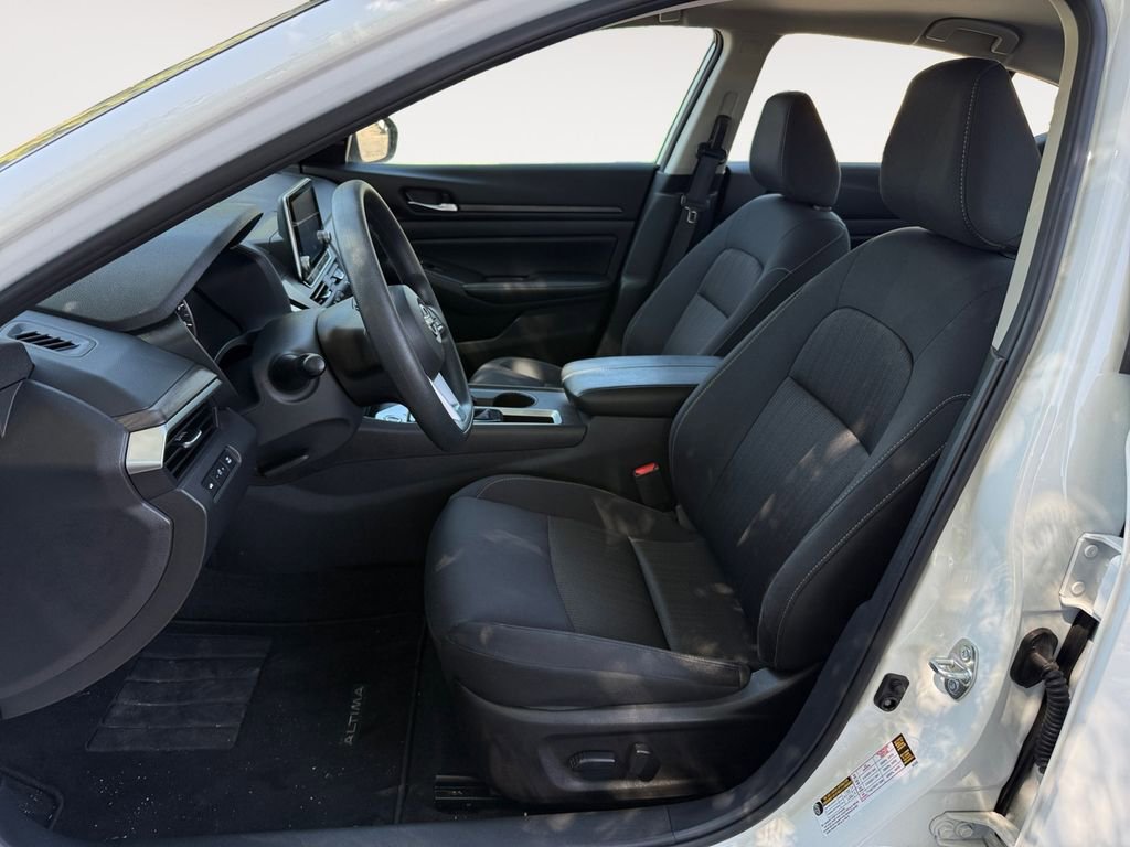 Used 2025 Nissan Altima 2.5 SV image 9
