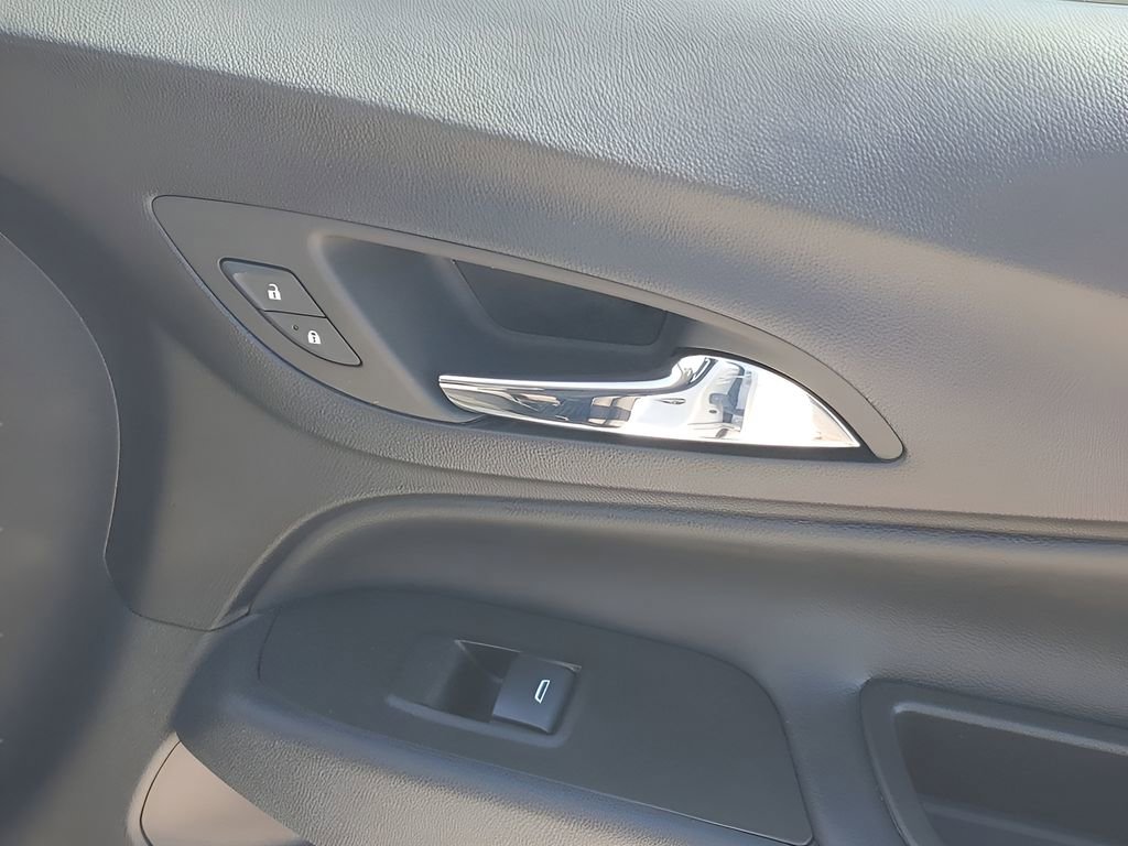 Used 2023 Chevrolet Equinox LT image 48