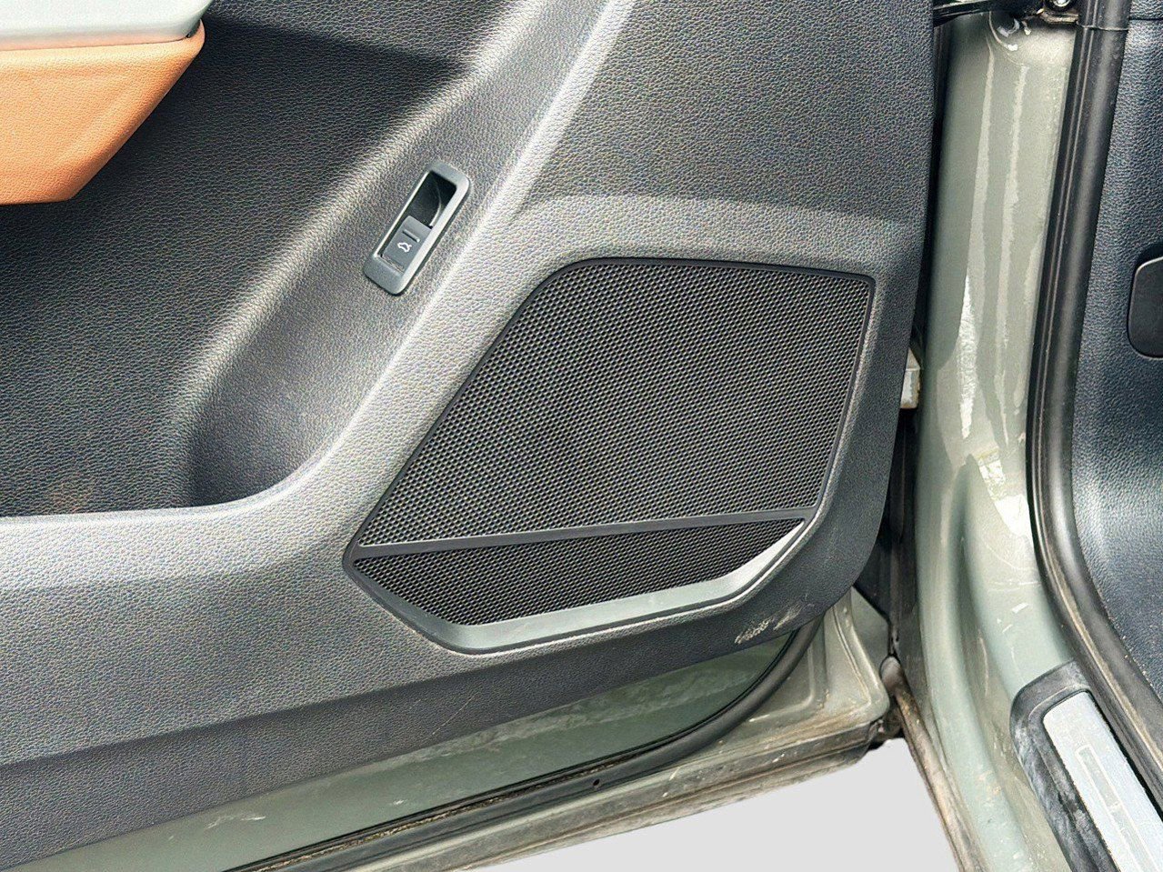 Used 2020 Audi Q3 2.0T Premium w/ Convenience Package image 25