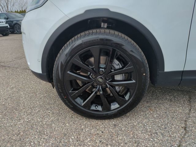 New 2026 Land Rover Discovery S image 21