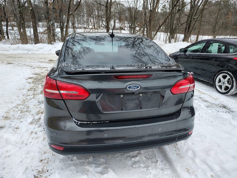 Used 2017 Ford Focus Titanium image 5