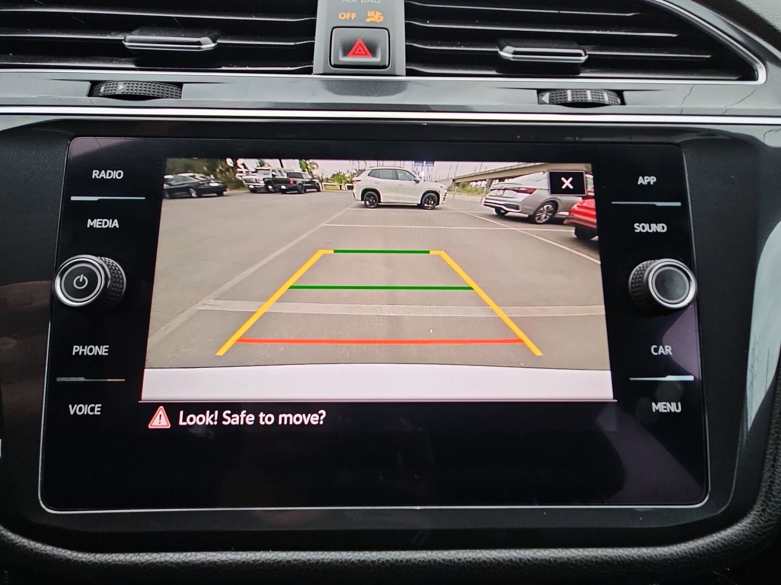 Used 2022 Volkswagen Tiguan SE R-Line image 24