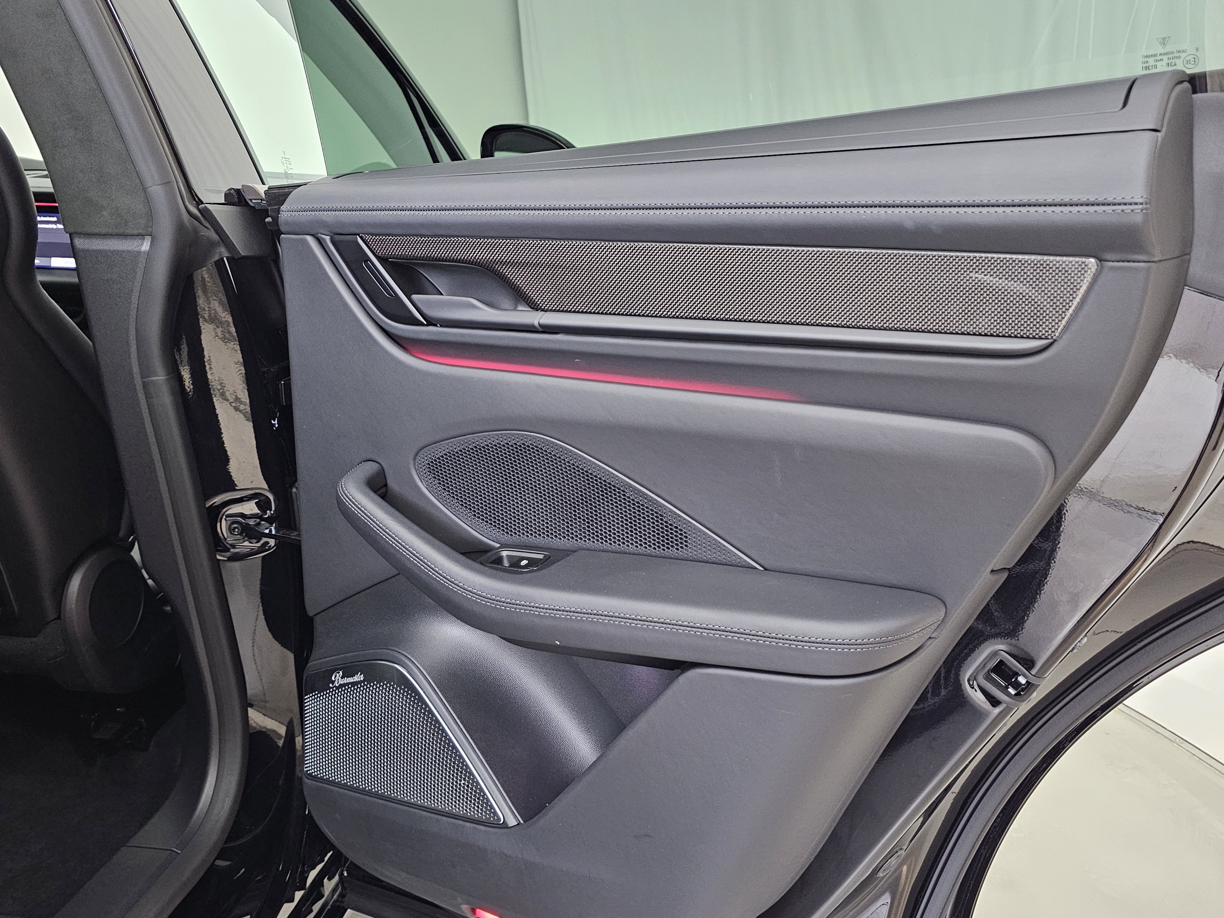 Used 2025 Porsche Macan Turbo Electric image 30