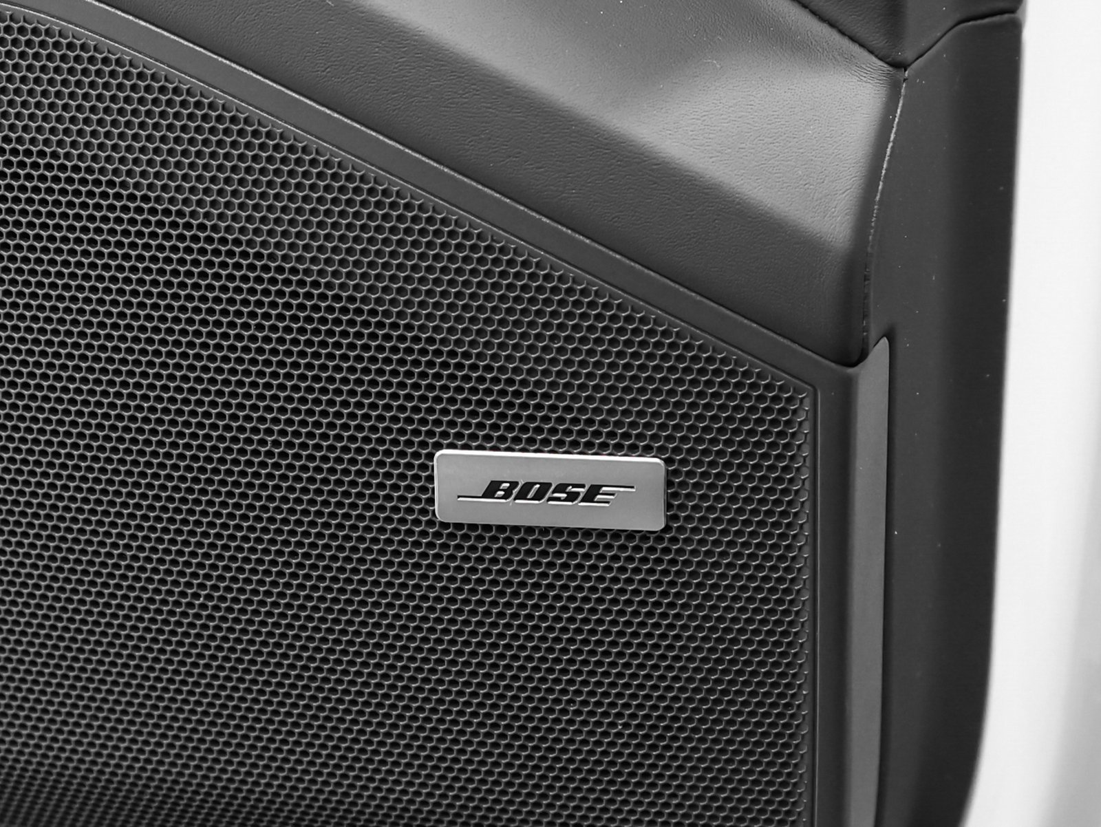 Used 2024 Porsche Cayenne image 33