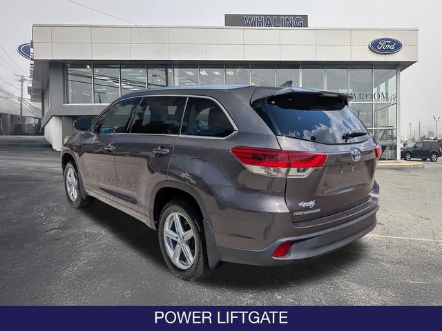 Used 2017 Toyota Highlander XLE AWD/4WD image 5