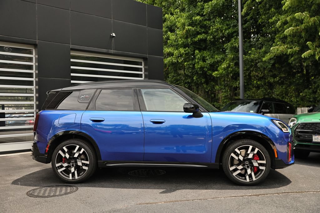 Used 2025 MINI Cooper Countryman John Cooper Works w/ Comfort Package Max AWD/4WD image 4