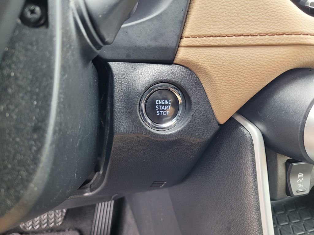 Used 2022 Toyota RAV4 XLE Premium w/ Carpet Mat Package (TMS) image 20