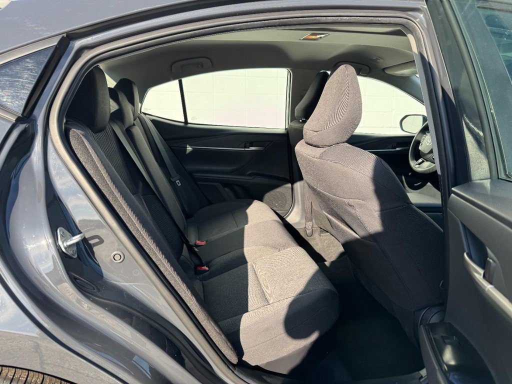Certified 2025 Toyota Camry Hybrid image 10