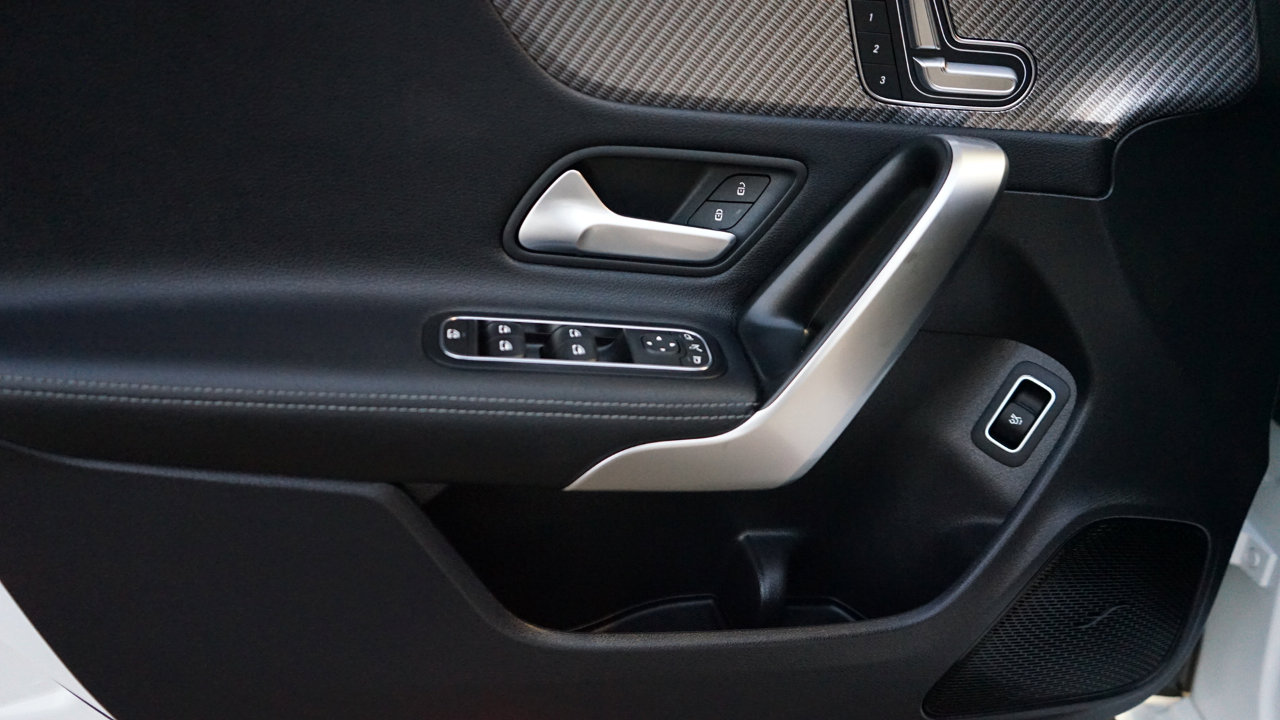 Used 2025 Mercedes-Benz CLA 250 CLA250 w/ Exclusive Package image 9