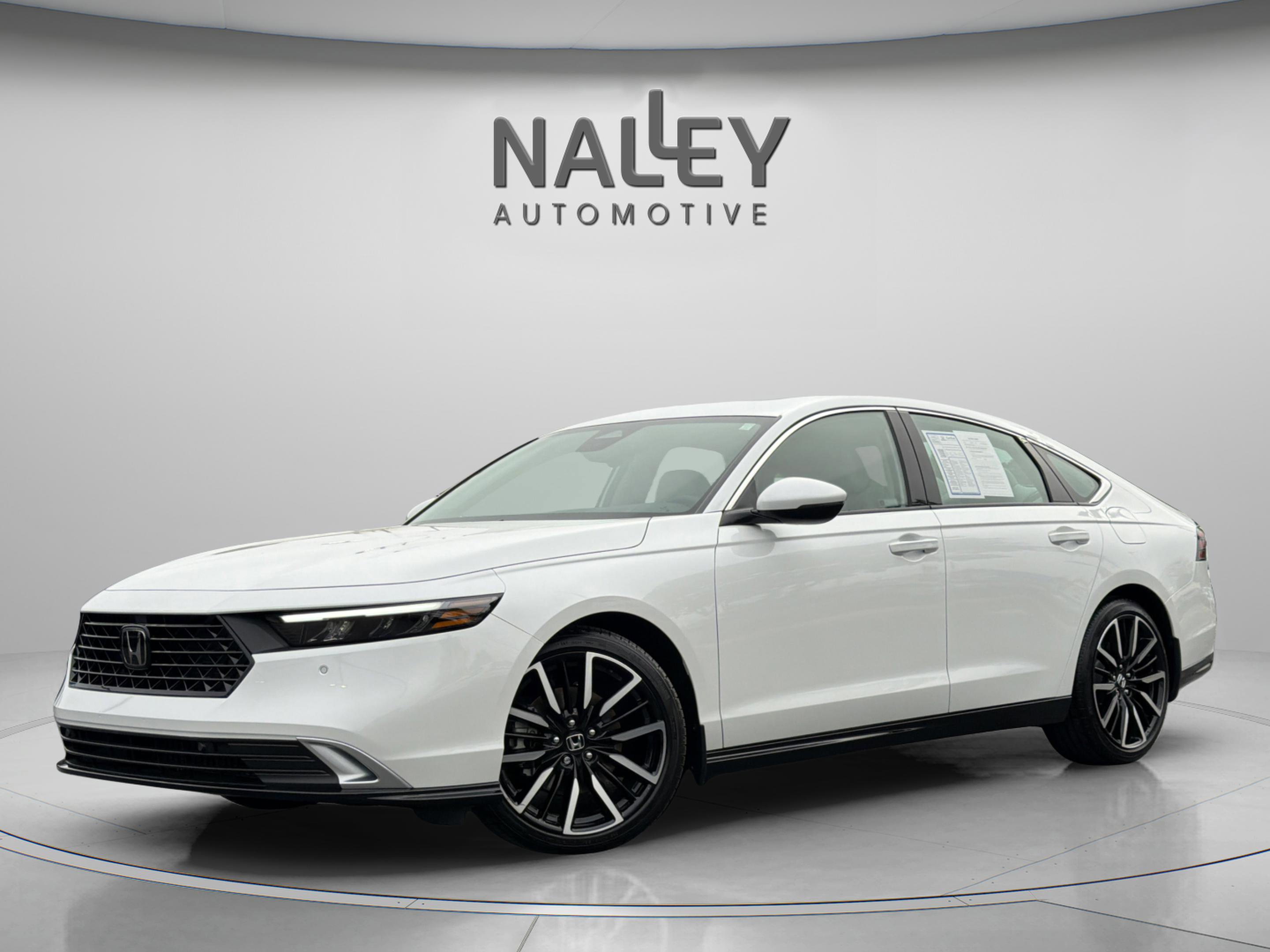 Used 2024 Honda Accord Touring image 1