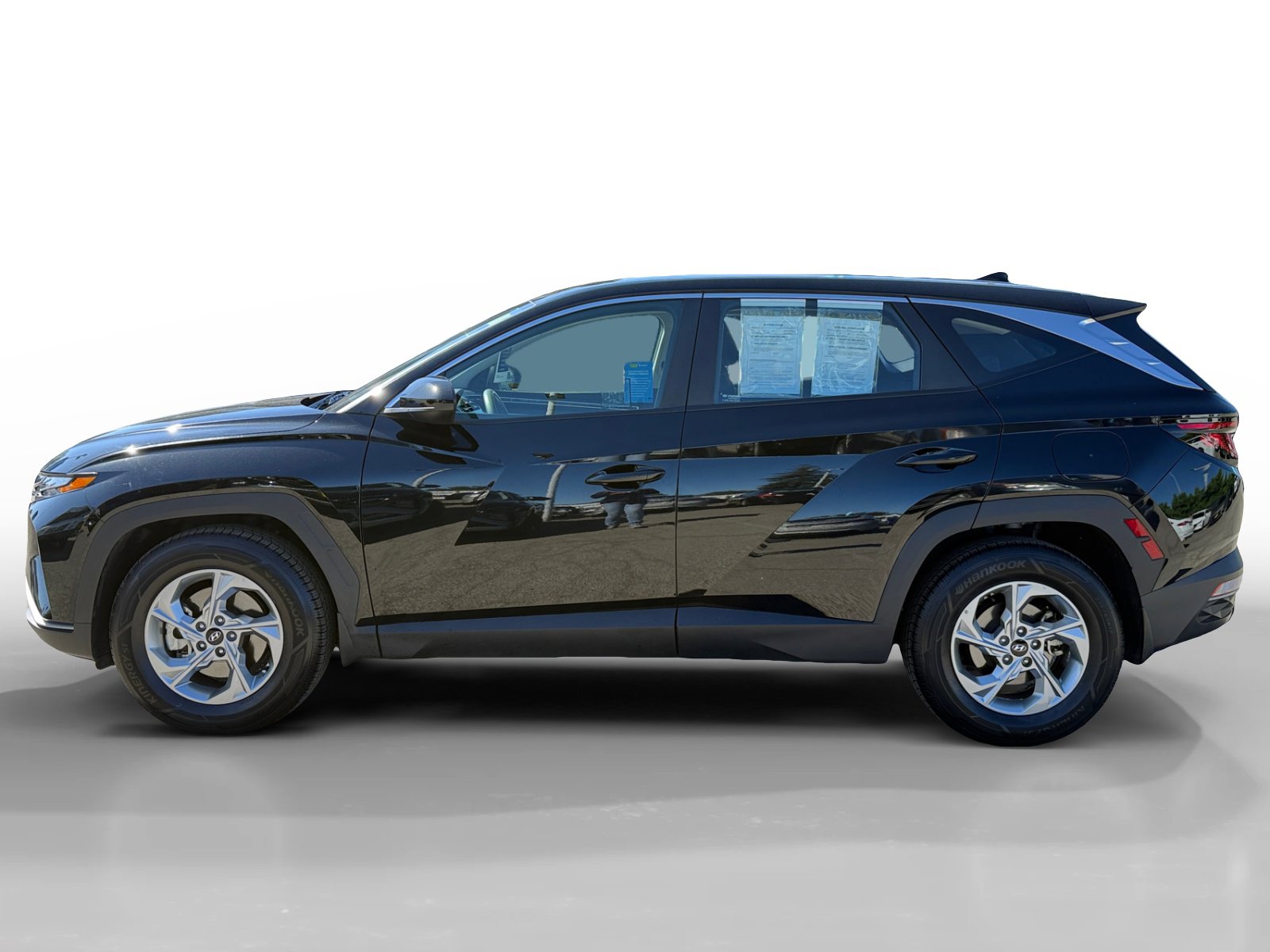 Certified 2024 Hyundai Tucson SE image 2