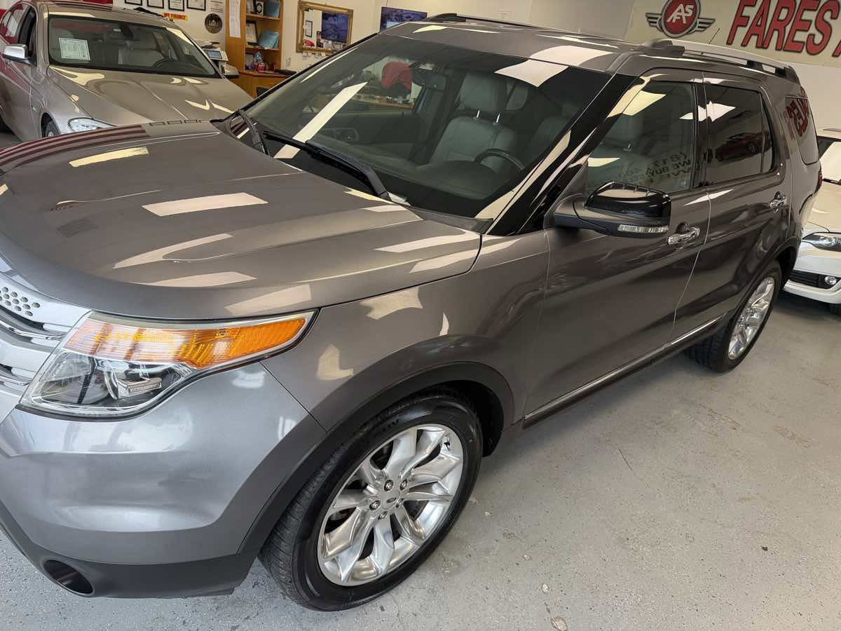 Used 2013 Ford Explorer XLT FWD image 4