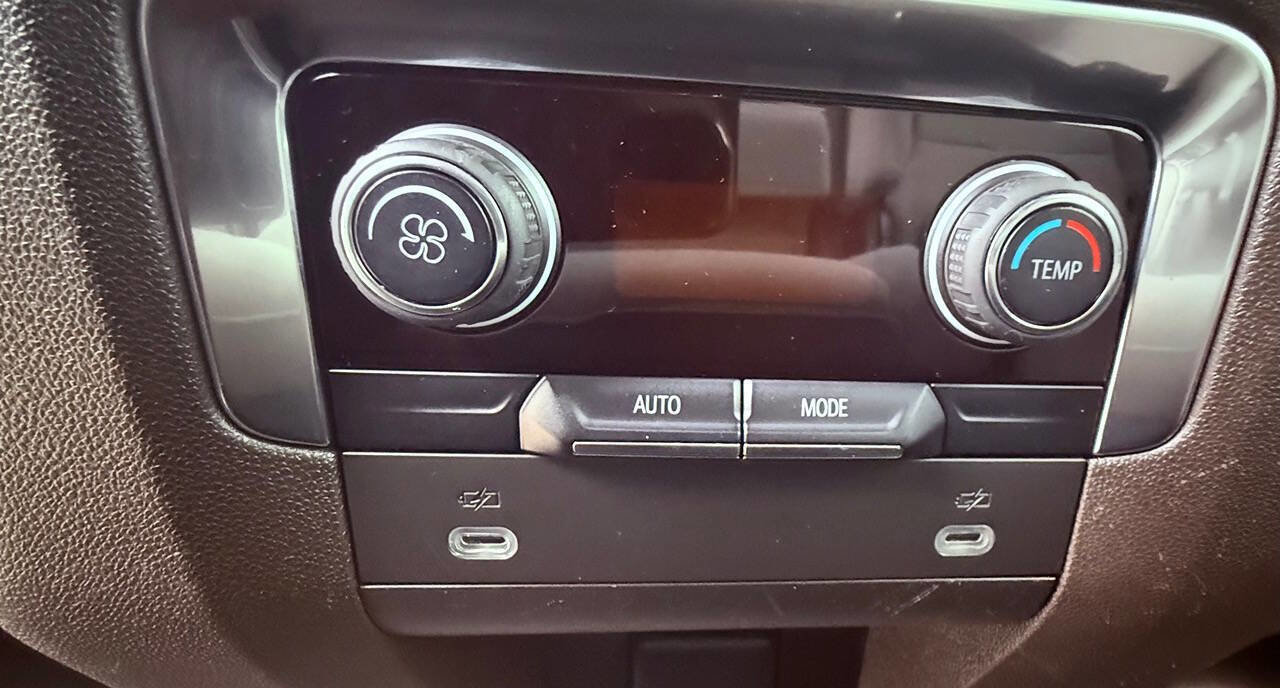 Used 2021 Chevrolet Suburban LS image 11