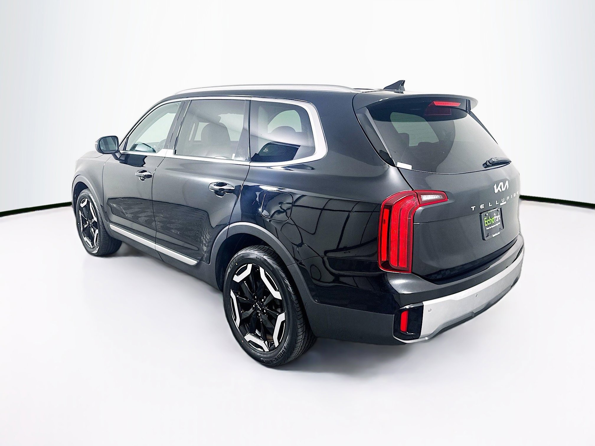 Used 2023 Kia Telluride S image 5