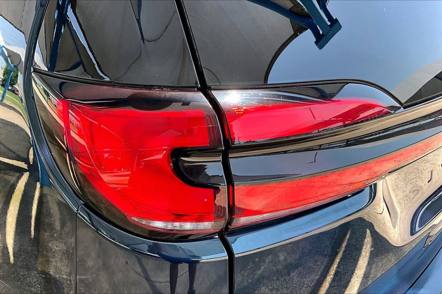 Used 2021 Chrysler Pacifica Touring w/ S Appearance Package FWD image 28