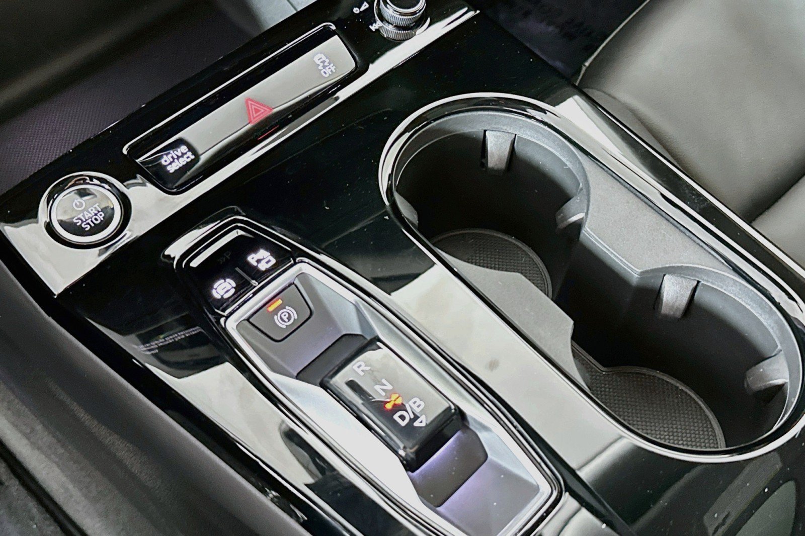 Used 2025 Audi A6 e-tron Premium w/ Ultra Package RWD image 7