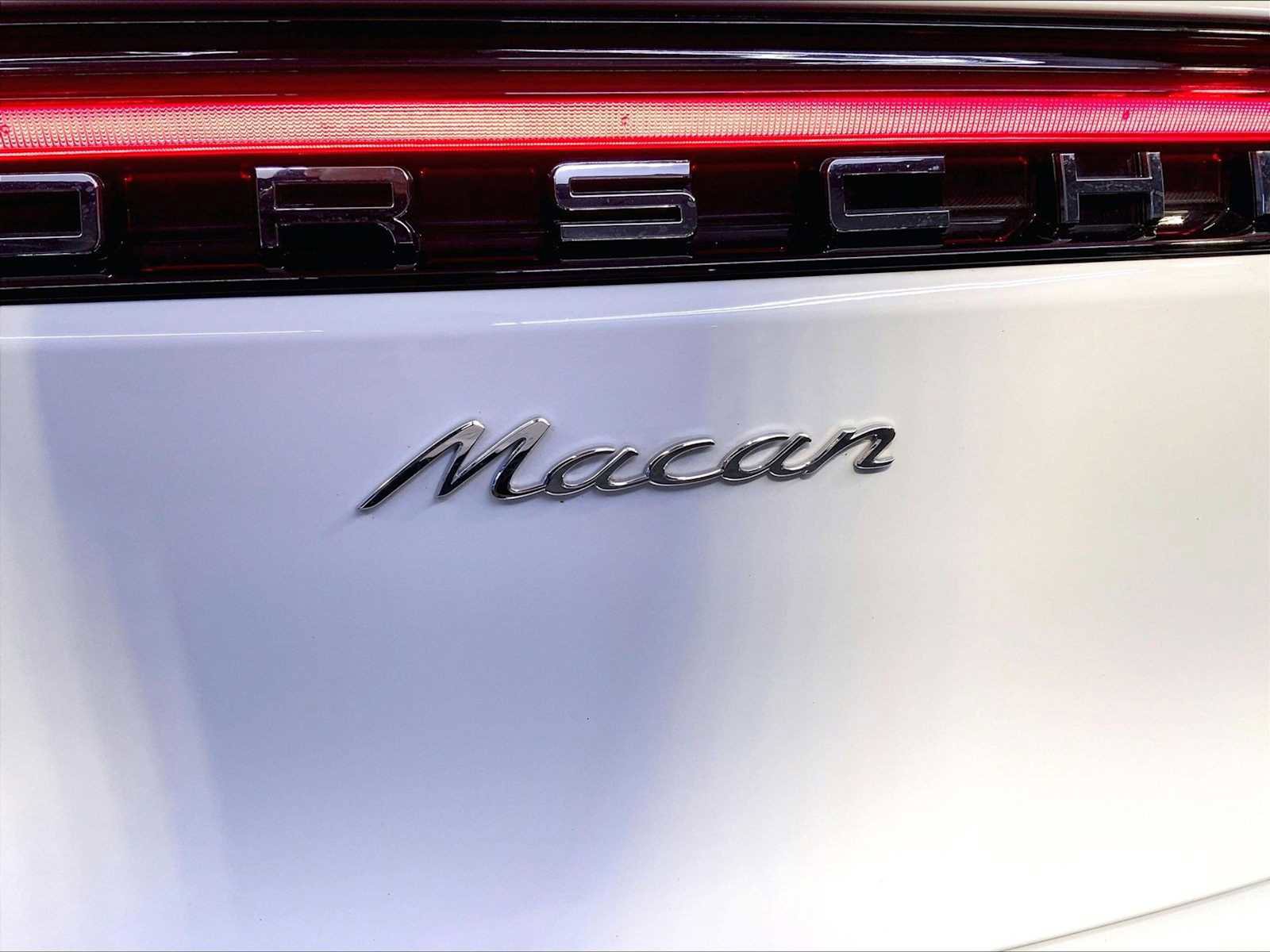 Certified 2025 Porsche Macan image 35