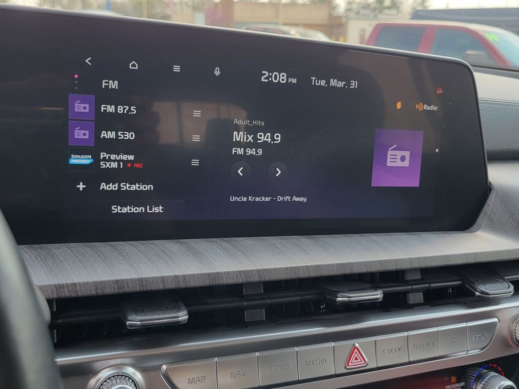 Used 2024 Kia Telluride EX w/ EX Captain's Chair Package image 27