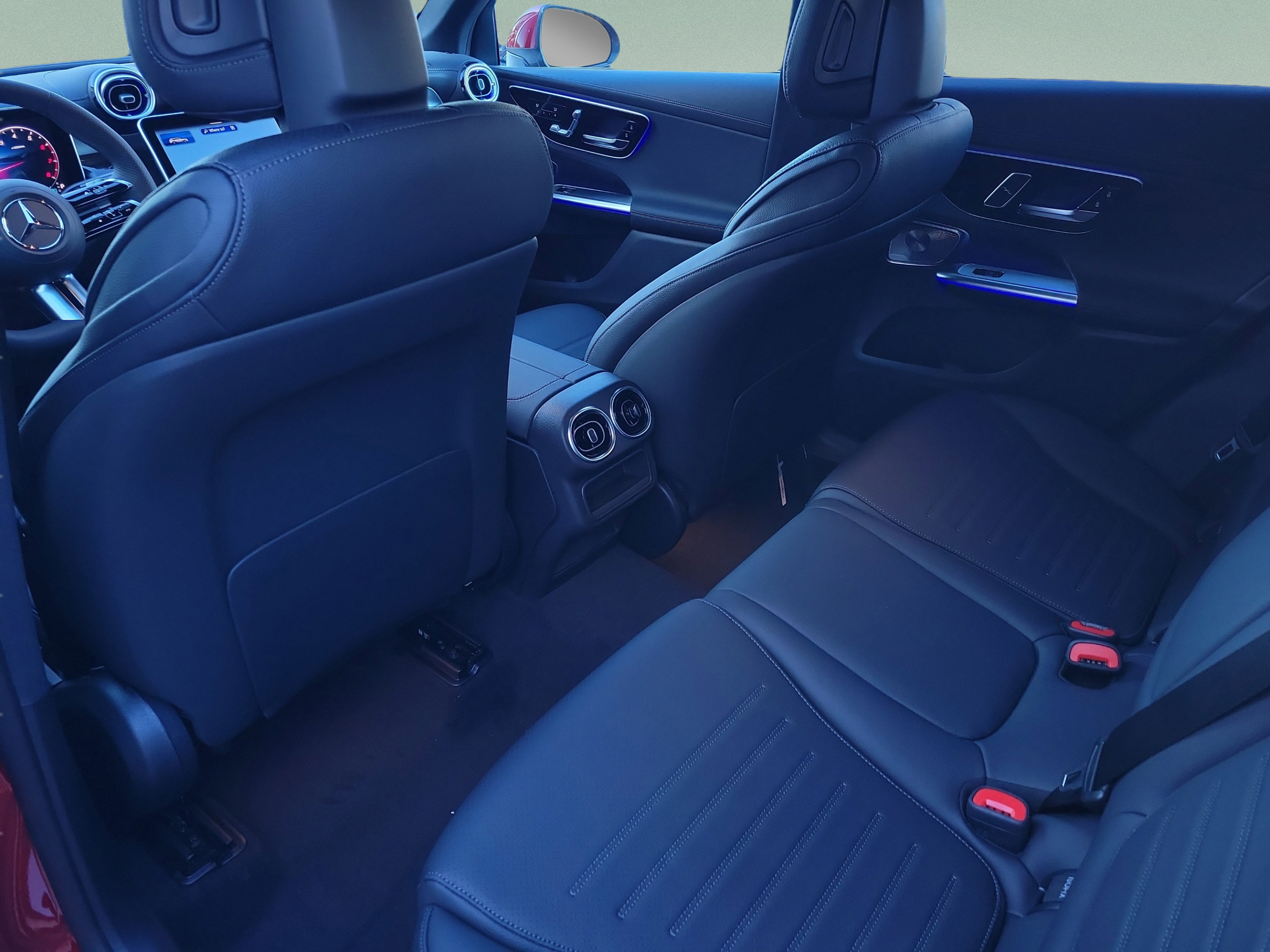 Used 2026 Mercedes-Benz GLC 300 image 9