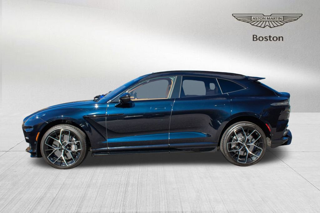 Used 2025 Aston Martin DBX 707 image 3