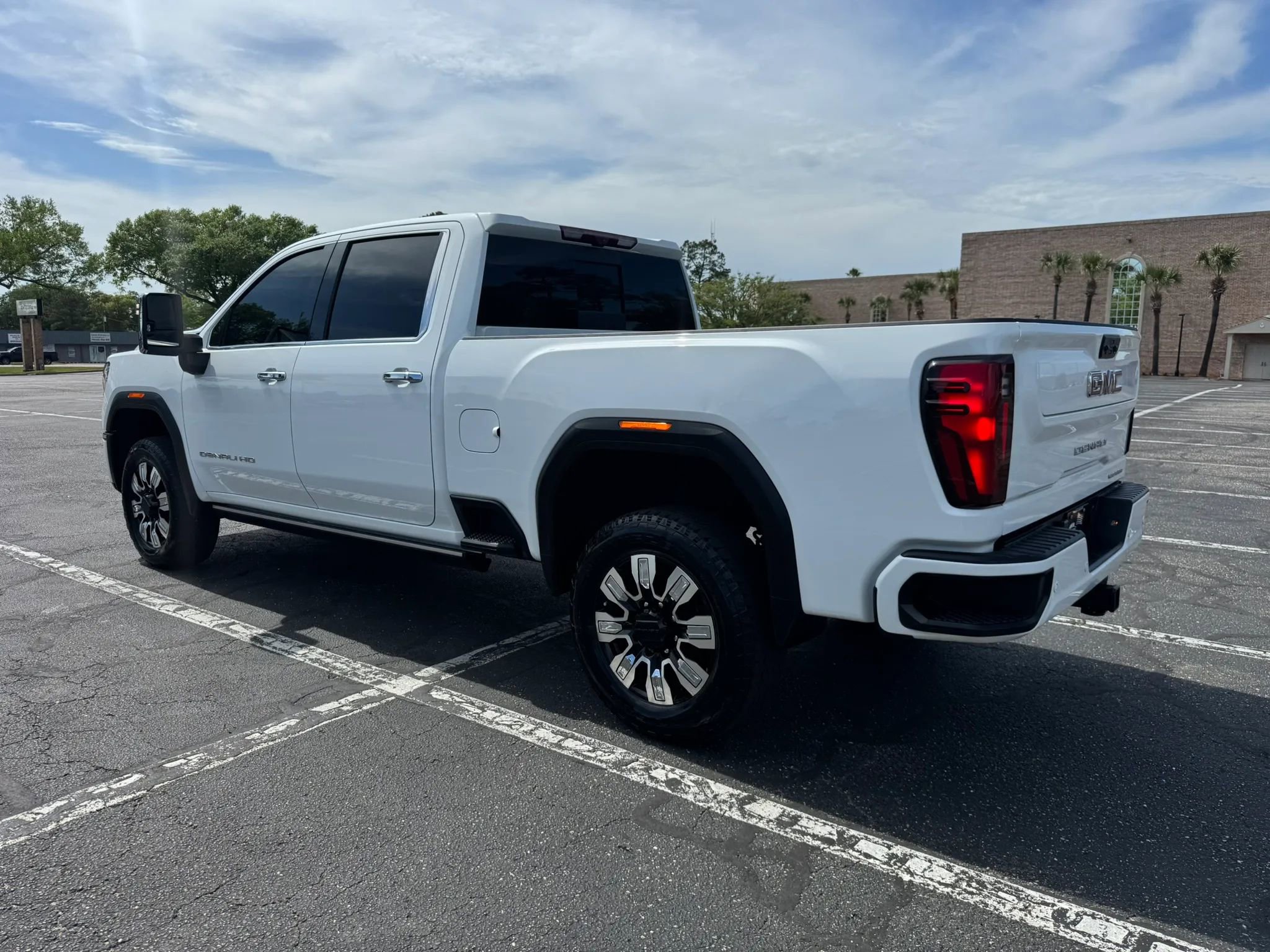Used 2024 GMC Sierra 2500 Denali w/ Denali Reserve Package image 8