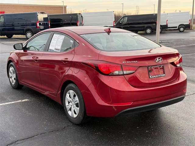 Used 2016 Hyundai Elantra SE image 5